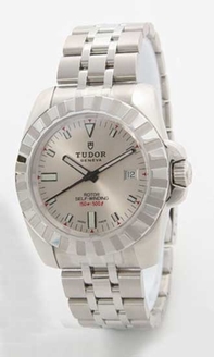 Tudor TD20010SL 38mm 40 meters (135 Feet) Water Resistant Watch