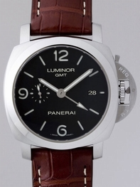 Panerai PAM00320 44.0 mm 300m / 1000ft (suitable for swimming, snorkeling, skin diving, diving) Water Resistant Watch